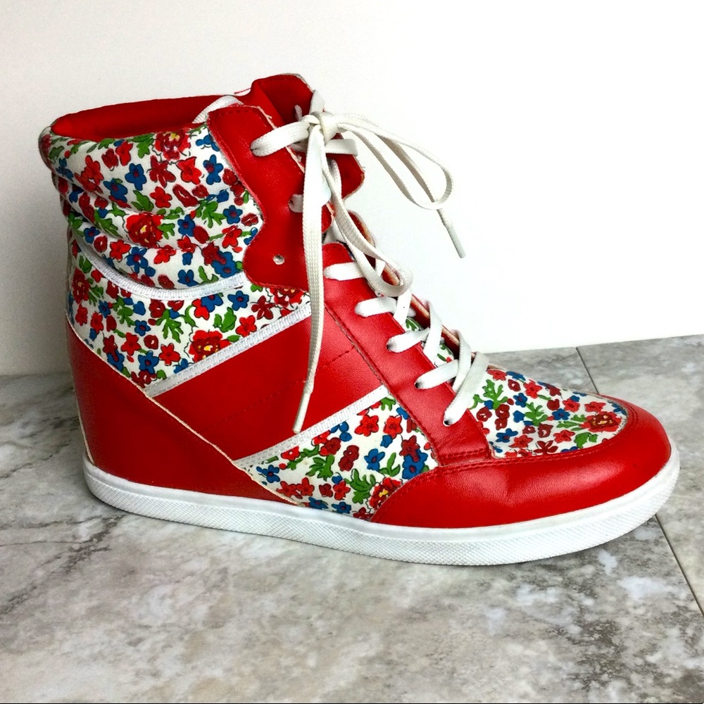 High Top Hidden Wedge Lace Up Floral Print Sneaker Sz 10M